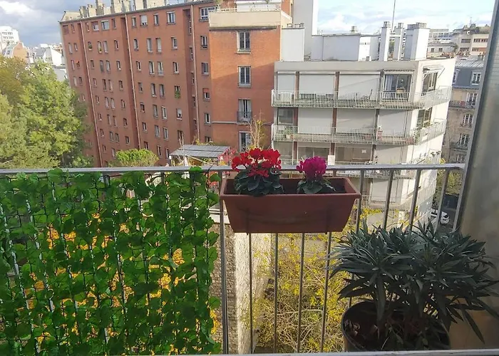 With Balcony 아파트