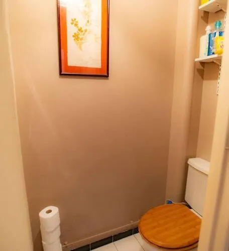 아파트 With Balcony