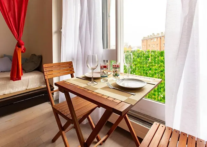 With Balcony * 파리