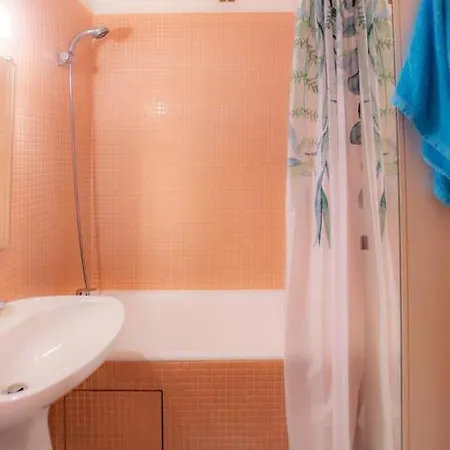 With Balcony * Parigi